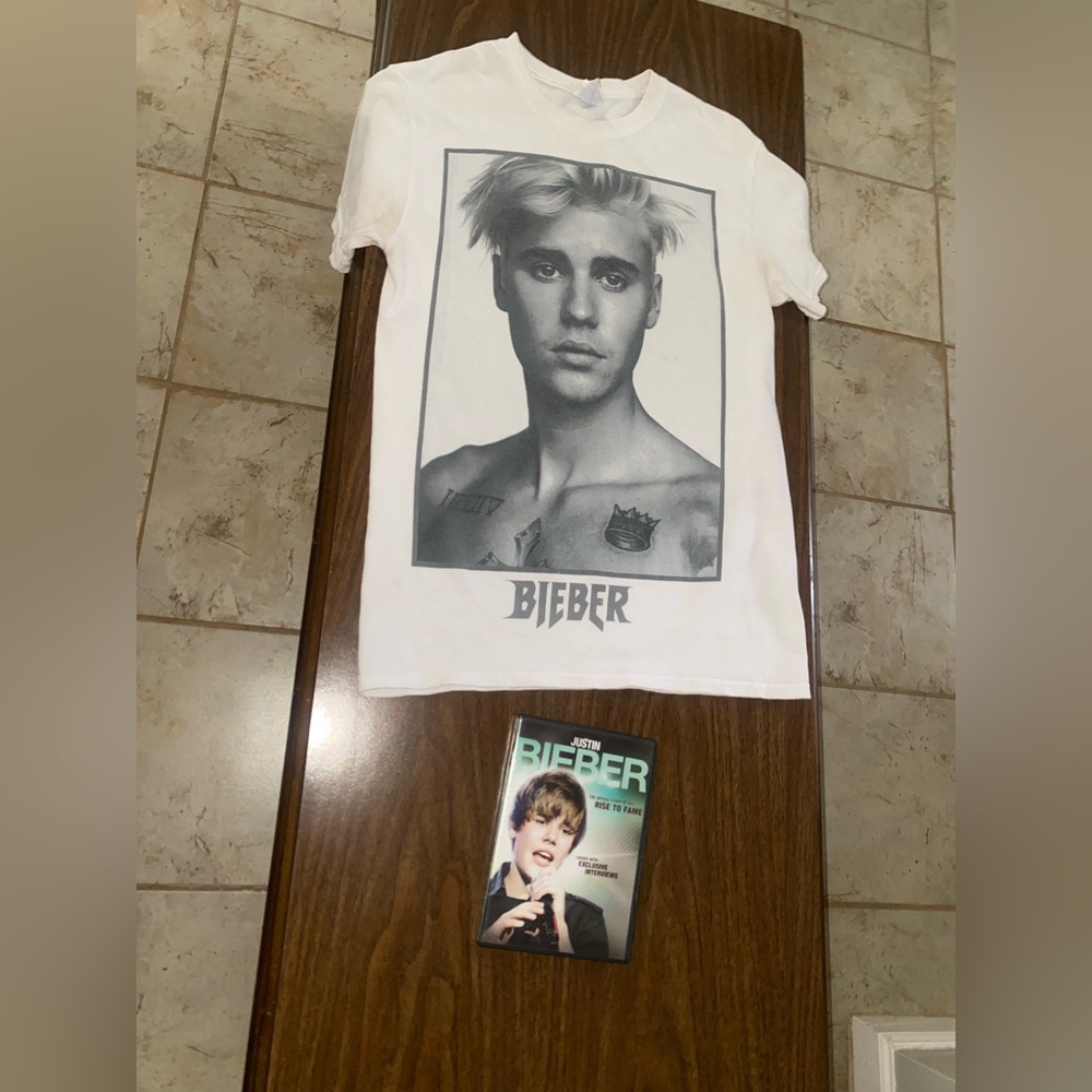 Justin Bieber Graphic White Kids Tee and DVD movie